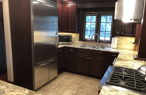 Williamsville House | THE WILLIAMSVILLE LUXURY RESORT ~ HOT TUB ~ FIRE PIT