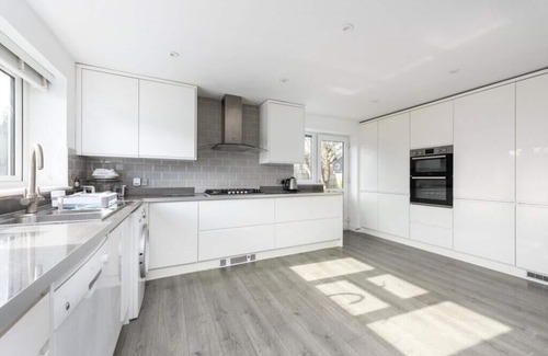 Bisley House | The Willow - Home with modern facilities in the outstandingly beautiful Surrey