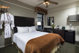 Lake View East Hotel | The Willows Hotel