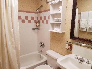Lake View East Hotel | The Willows Hotel