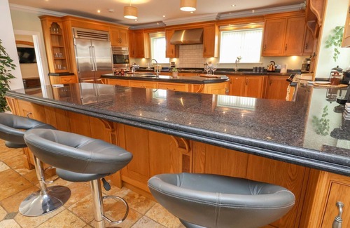 Overton-on-dee Cottage | The Wing