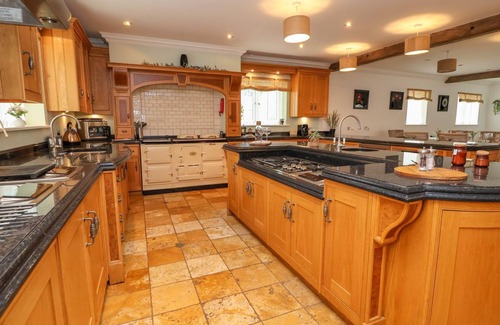 Overton-on-dee Cottage | The Wing