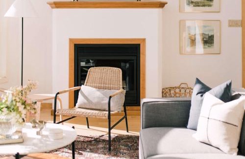 Frontenac Ski Chalet | The Wolfe Lake House - Great Wifi by Westport