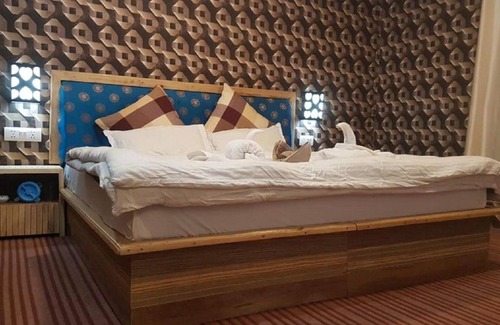 Hundur Cabin | The Wooden Nest