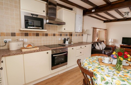 Llanwrthwl Cottage | THE WOODMAN, pet friendly, character holiday cottage in Rhayader