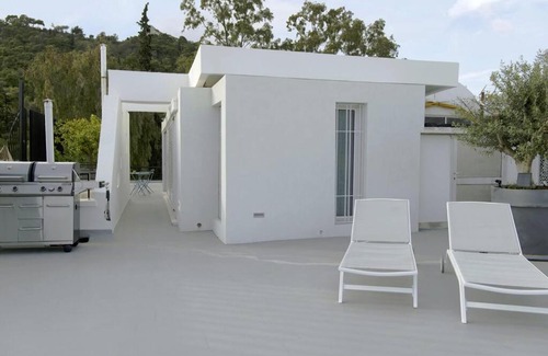 Kolonaki Apartment | The World is Beautiful - Cozy Rooftop in Kolonaki!