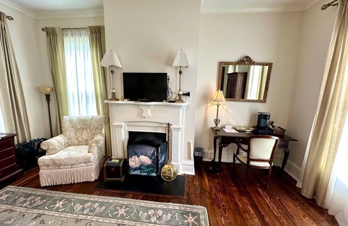 Holly Springs House | The Wynne House Inn - Entire Residence