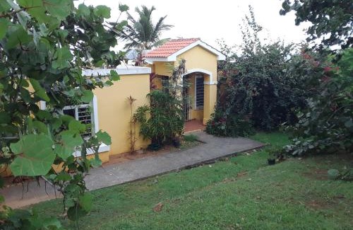 Tierras Nuevas Saliente House | The Yellow House: Fully Equipped, Spectacular Beach View