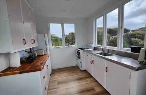 Colac Bay RV Rental | The Yurt at Ōraka Colac Bay