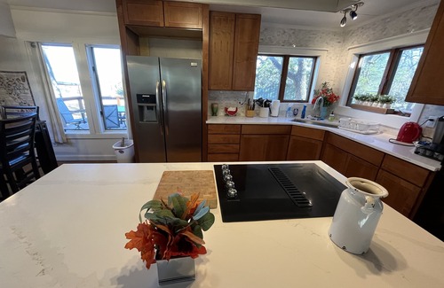 Whitesboro Cabin | The Zane Gray Cabin private retreat with Starlink & EV Charging by Lake Texoma