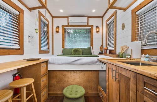 Kerns Hotel | The Zen - Custom Tiny Home w/Zen Vibe