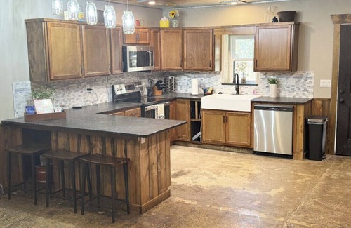Pickens Cabin | Thelma's Place -Broken Bow/Hochatown - 1 BD