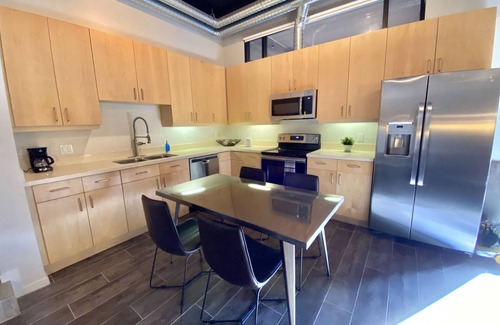 Brown and Stetson Business Condo | ☆TheOldTownOmni™☆—Fabulous LUXE Loft, ResortStyle