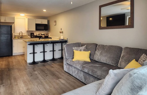 Gilford Condo | Third-floor resort condo with pool & tennis, walk to Lake Winnipesaukee beach
