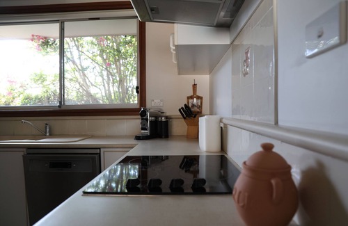 Thirroul House | Thirroul Beach NSW South Coast - 2 minutes to beach!