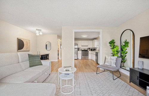 Inglewood Apartment | This apartment is a 2 bedroom(s), 1 bathrooms, located in Calgary, AB.