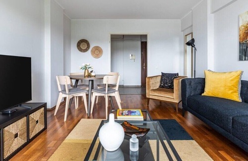 Etiler Apartment | This apartment is a 2 bedroom(s), 1 bathrooms, located in Beşiktaş, İstanbul.