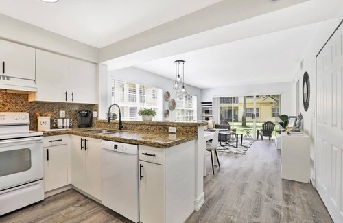 Boca Raton Apartment | This apartment is a 2 bedroom(s), 2 bathrooms, located in Boca Raton, FL.