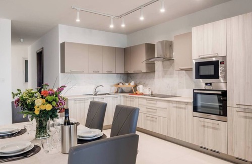 Għadira Apartment | This apartment is a 3 bedroom(s), 4 bathrooms, located in Il-Mellieħa, null.