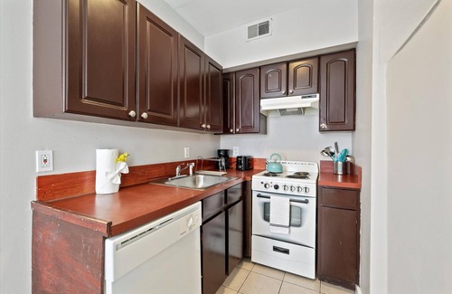 Graduate Hospital Apartment | This apartment is a 1 bedroom(s), 1 bathrooms, located in Philadelphia, PA.