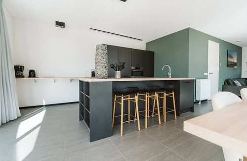 Ouddorp Resort | This beautiful eight-person vacation home offers plenty of space and comfort in many ways during your stay.