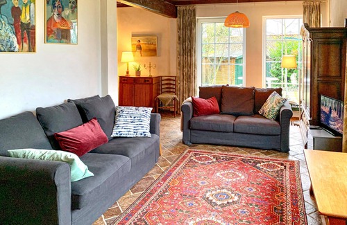 Nuth House | This characteristic square square farmhouse is beautifully situated in the South Limburg hills.