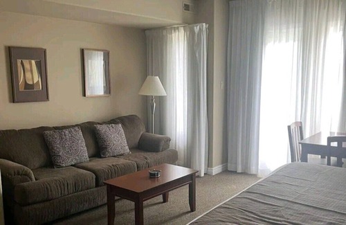 Oro-Medonte Condo | This condominium is a 0 bedroom(s), 1 bathrooms, located in Oro-Medonte, ON.