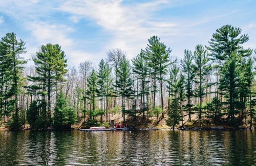 Seguin Cabin | This cottage is a 3 bedroom(s), 1 bathrooms, located in Parry Sound, , ON.