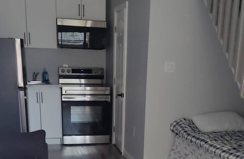 Wasaga Beach Cabin | This cottage is a 1 bedroom(s), 1 bathrooms, located in Wasaga Beach, ON.