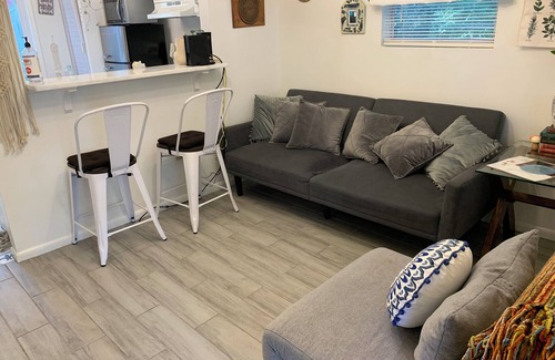 Covington Cottage | This cozy little home is located in the Northshore of Lake Ponchatrain.