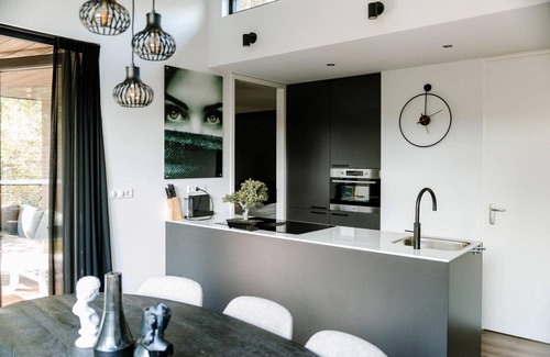 Municipality of Rhenen House | This Eco-Lode is furnished for four adults and two children as well but also has an extra hot tub. This means you can relax completely from your own patio and grab your own wellness moment!