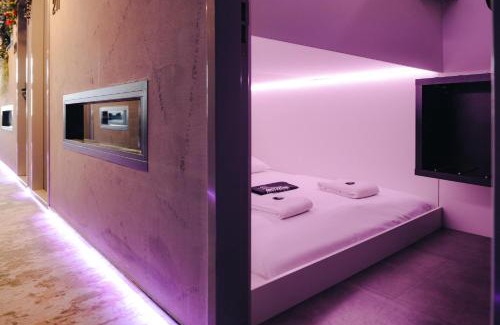 Red Light District Hostel | THIS HO(S)TEL