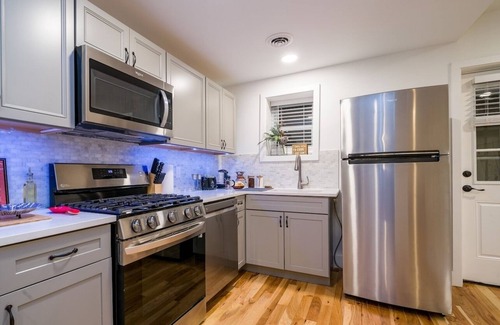 Corn Hill House | This house is a 1 bedroom(s), 1 bathrooms, located in Rochester, NY.