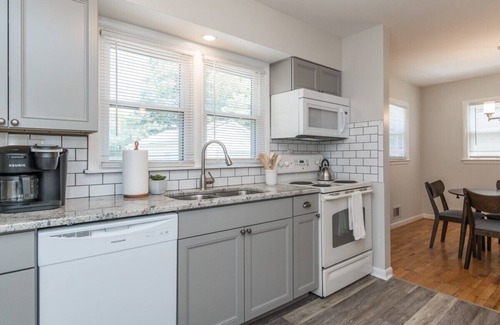 Lexington House | This house is a 2 bedroom(s), 1 bathrooms, located in Lexington, KY.