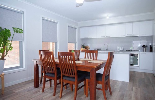 Eureka House | This house is a 2 bedroom(s), 1 bathrooms, located in Eureka, VIC.
