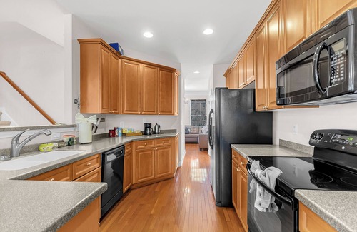 Ladson House | This house is a 3 bedroom(s), 2 bathrooms, located in Ladson, SC.