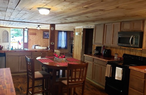 Shelby Gap Cabin | This secluded cabin is tucked away in the mountains. With a handicap access ramp