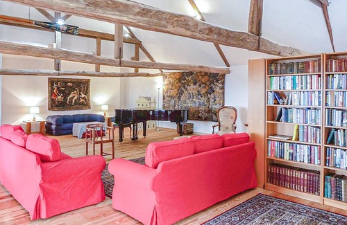Castetbon House | This vacation home in the quiet village of Castetbon 15 km south of Orthez will spoil you with a won