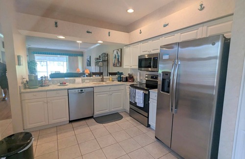 Sarasota Villa | This villa is a 2 bedroom(s), 2 bathrooms, located in SARASOTA, FL.