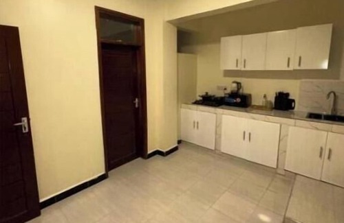 Oyster Bay Apartment | Three-Bedroom Apartment with Balcony 2