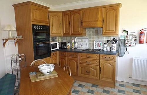 Abersoch House | Three bedroom bungalow. Central Abersoch location. Disabled friendly.