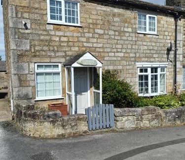 Darley House | Three Bedroom Countryside Cottage