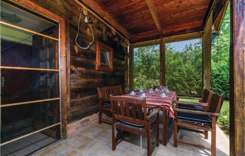 Lekenik House | Three-Bedroom Holiday Home In Lekenik