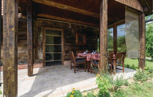 Lekenik House | Three-Bedroom Holiday Home In Lekenik