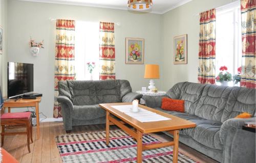 Eksharad House | Three-Bedroom Holiday Home In Eksharad