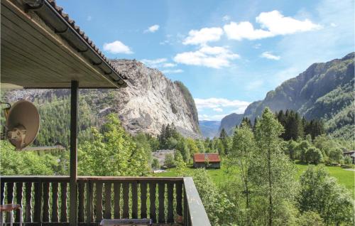 Lindas House | Three-Bedroom Holiday Home In Vikanes