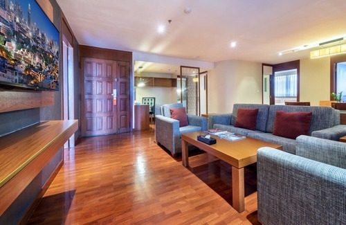 Lumphini Apartment | Three Bedroom Residence