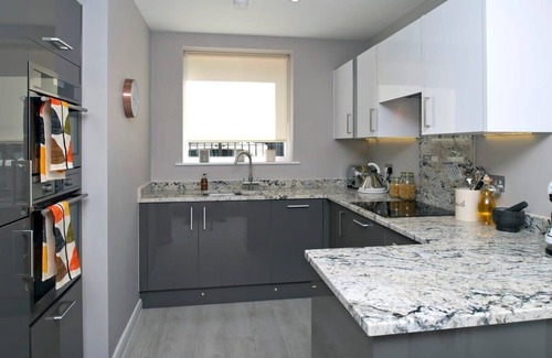 Saint Paul's House | Three bedroom Townhouse Next to Cabot Circus - Hopewell
