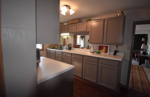 Lake Luzerne Cottage | Three Hurricanes Landing - 3 Bedroom Cottage on the Beautiful Hudson River