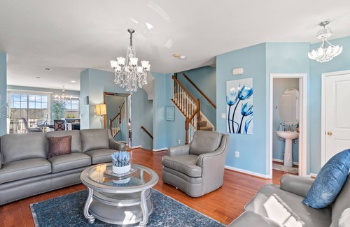 Bristow House | Three levels 3 bedrooms, 3.5 bathrooms, 2,224 sqft